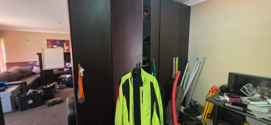 5 Bedroom Property for Sale in Wilkoppies North West